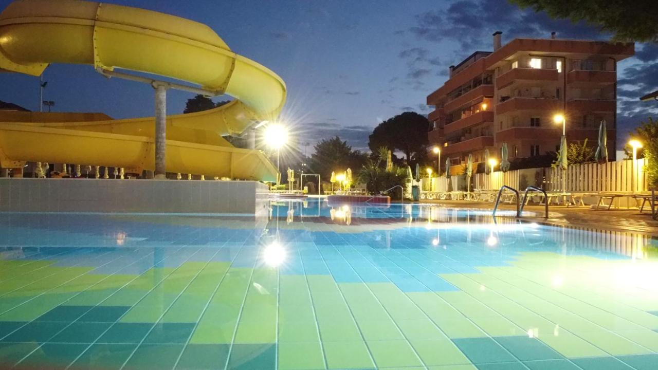 Solemare Hotel E Residence มิซาโน อาดรีอาติโก ภายนอก รูปภาพ
