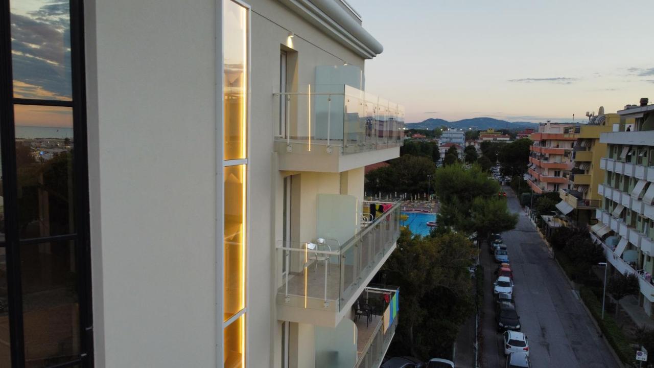 Solemare Hotel E Residence มิซาโน อาดรีอาติโก ภายนอก รูปภาพ
