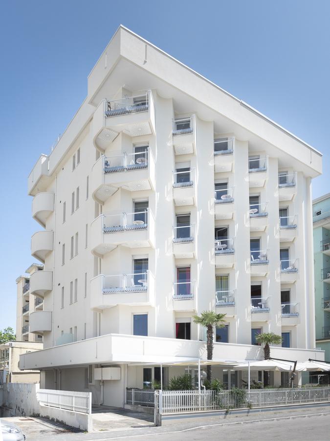 Solemare Hotel E Residence มิซาโน อาดรีอาติโก ภายนอก รูปภาพ